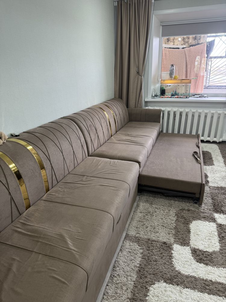 Продам диван 4 метра
