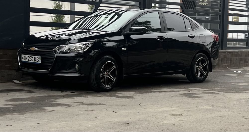 Onix 3 pozitsiya mexanika sotiladi