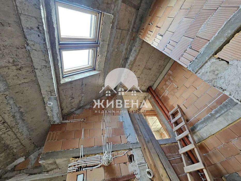 Продавам нов 3-стаен мезонет, кв. Погребите, площ 124 кв.м