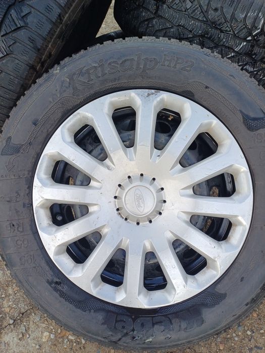 Jenti Ford cu cauciucuri iarna 195 65 15