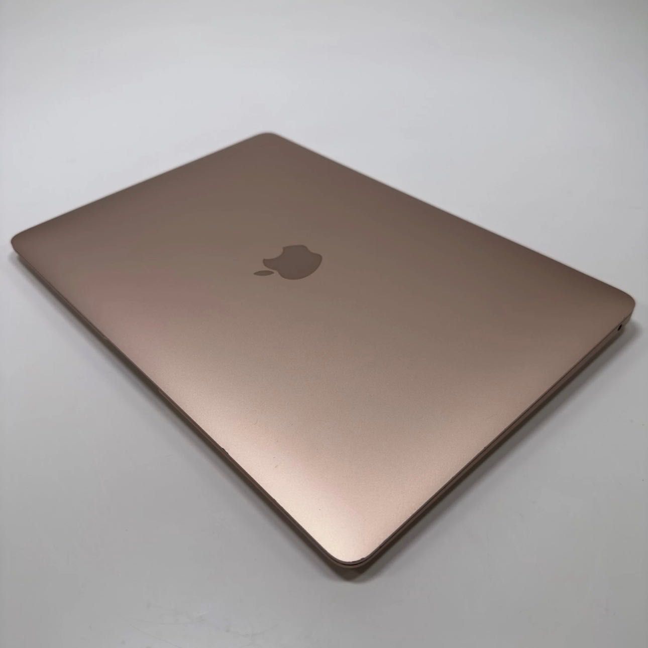 Macbook Air M1 Gold неработещ дисплей