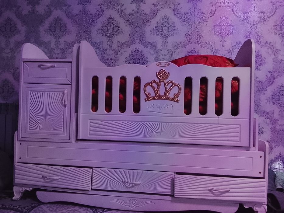 Детский кровать сотилади