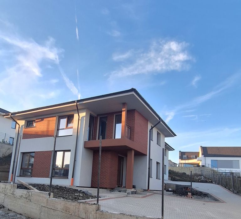 Eficienta energetica NZEB-  2 case -DEZMIR - APAHIDA