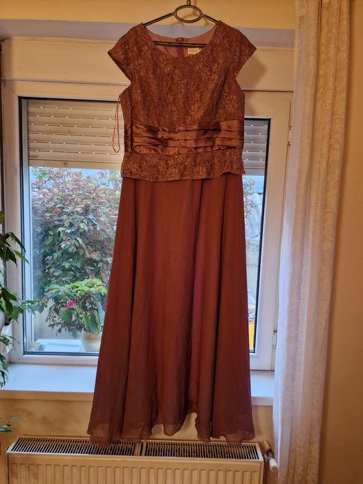 Vand rochie de seara