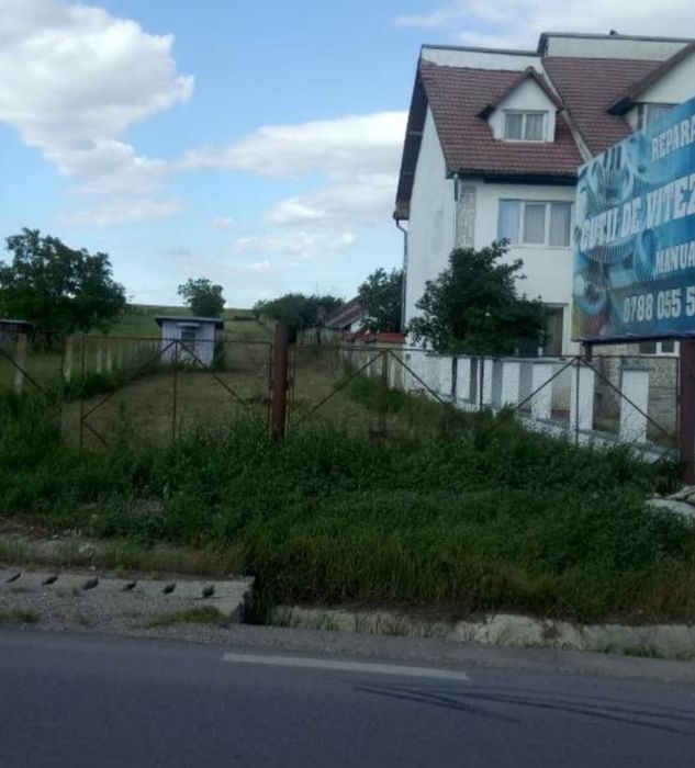 Vînd teren intravilan