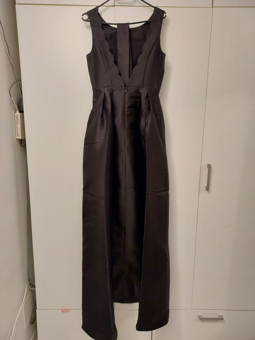 Vând rochie noua superba, spatele gol