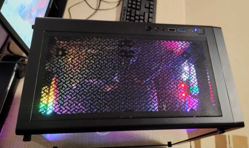 Calculator PC gaming Ryzen 5 RAM 16GB DDR4 video GTX 980 4GB SSD 256GB
