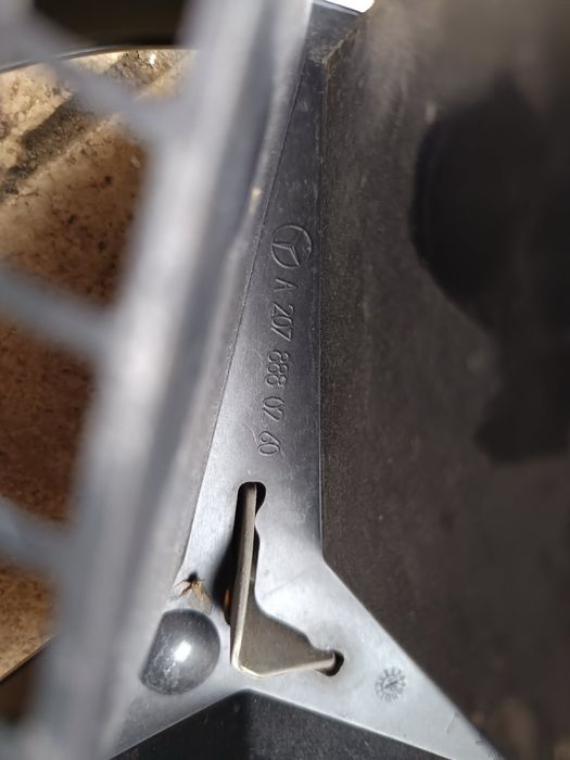 Оригинална емблема за Мерцедес w207 216