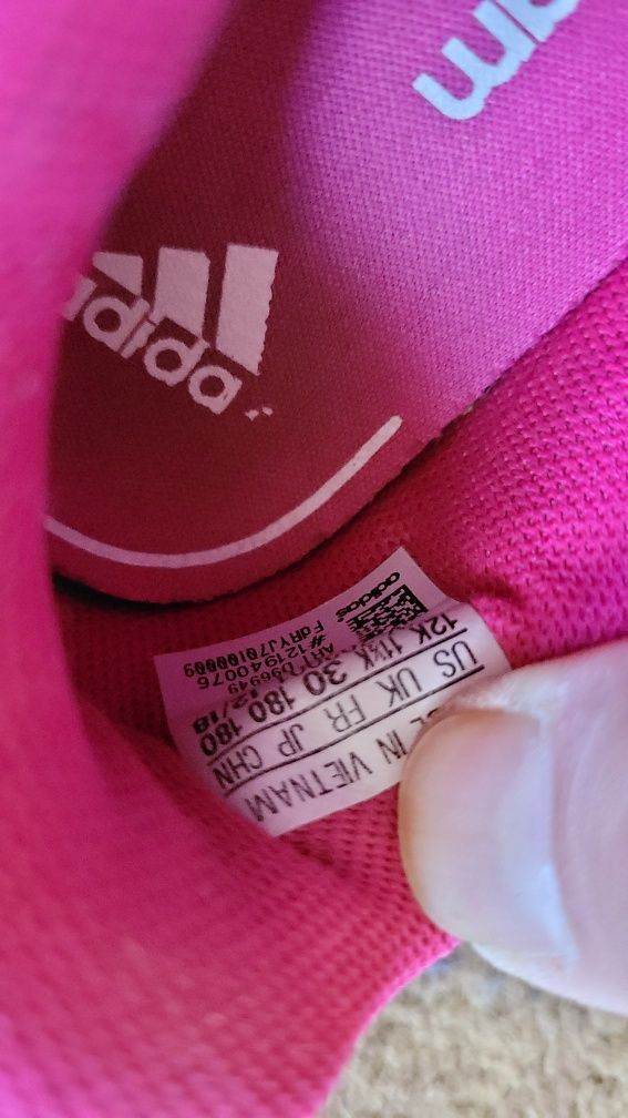 Adidaș rozi Adidas numărul 30