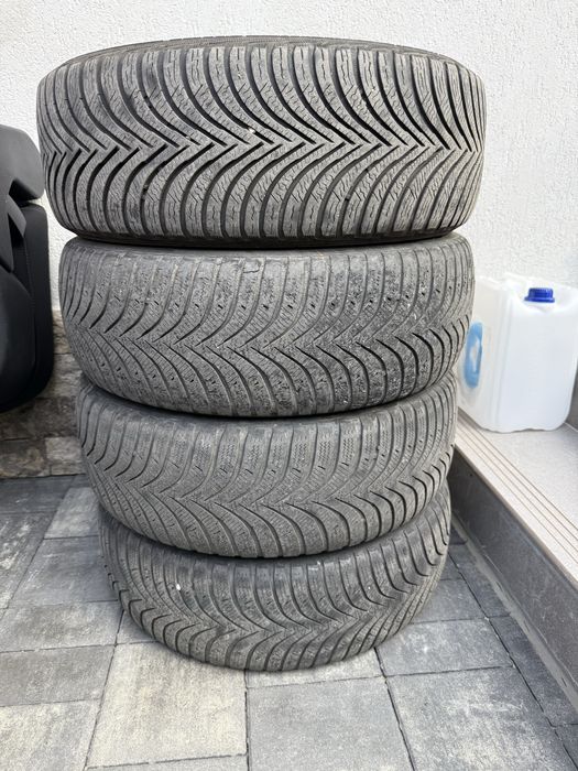 Set anvelope iarna 205/55/16 + jante tabla