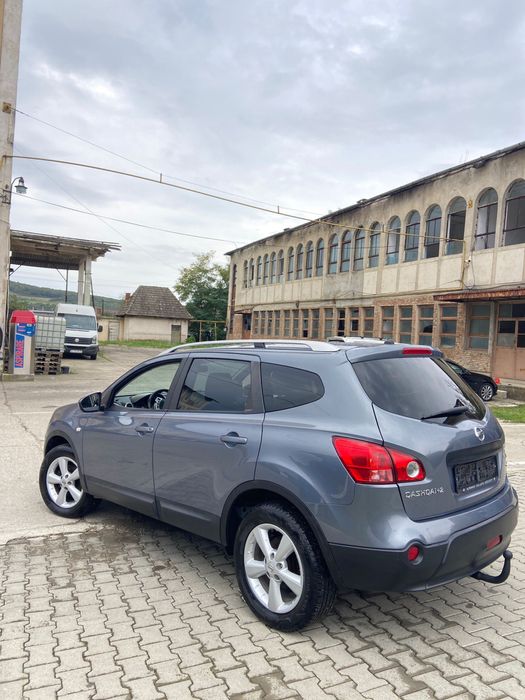 Vand Nissan Qashqai+2 an 2009