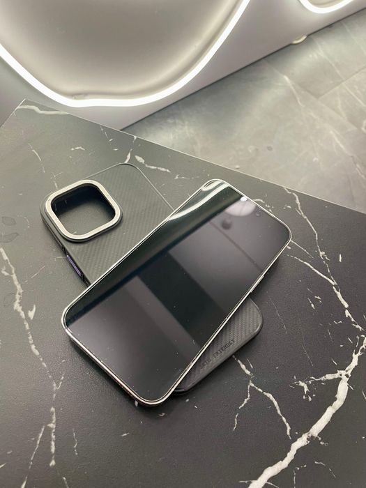Vând Iphone 14 Pro Max 256 GB (impecabil) +husǎ din fribrǎ aramidǎ