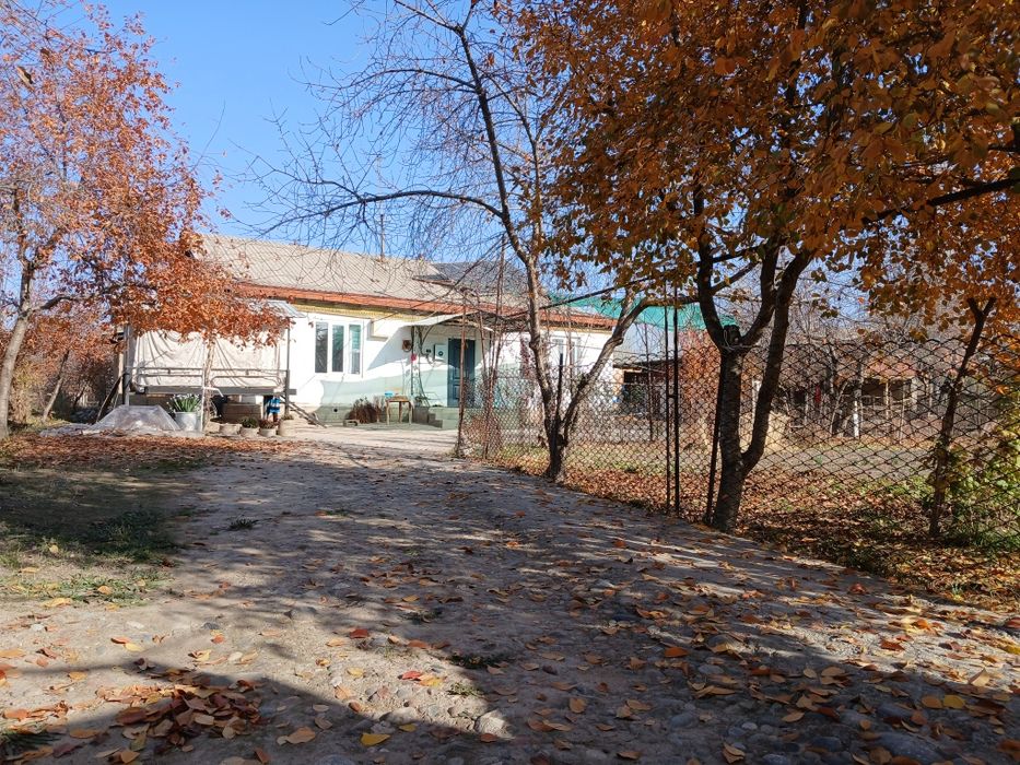 Уи сотилади иери билан