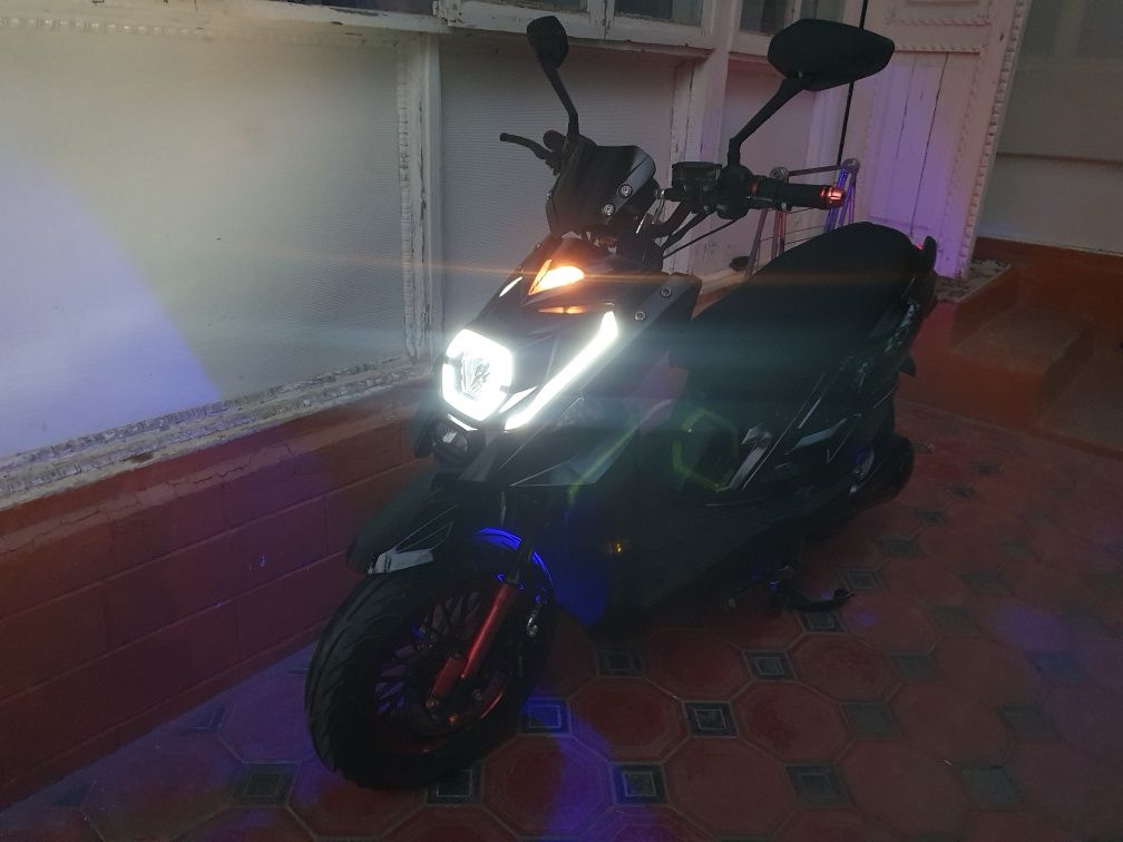 Срочно Скутер редлайн сотилади 2000W  480$.