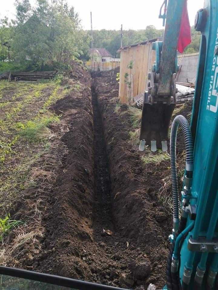 inchiriez miniexcavator 2,7 t