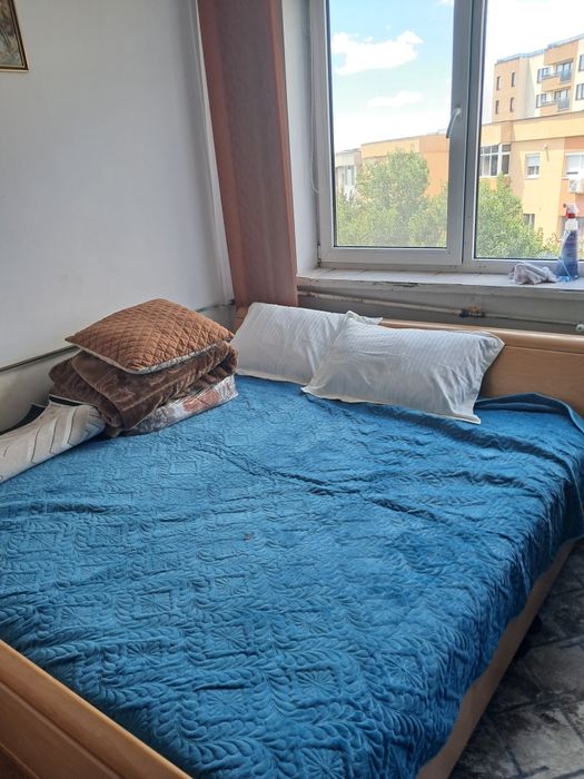 Închiriez camera de cămin