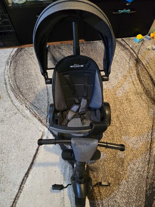 Децка триколка чисто нова