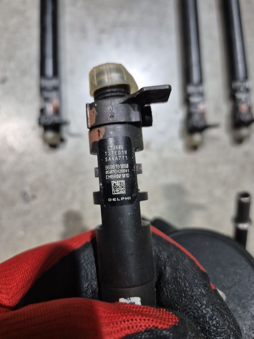 Injectoare ford kuga 2.0tdci an 2012 e5 cod injector EMBR00101D