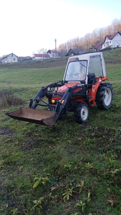 Vând tractor Kubota Saturn