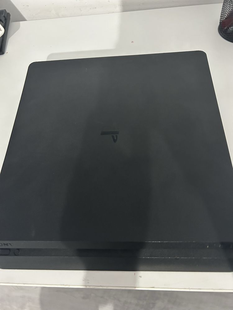 Playstation 4 slim