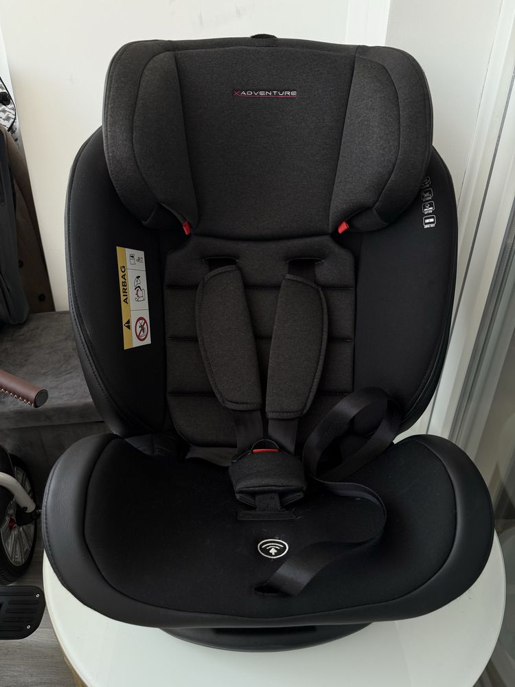 Scaun auto cu isofix
