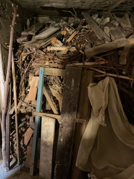 Утин сотилади. Дрова продается