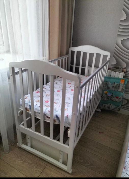 Продам детскую кроватку