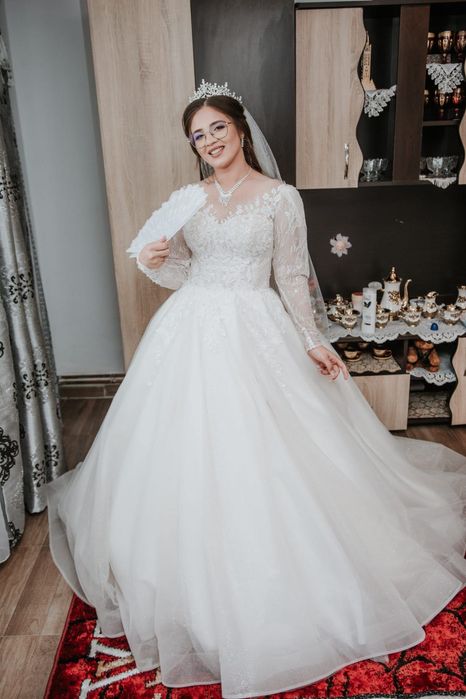 Vând rochie de mireasă