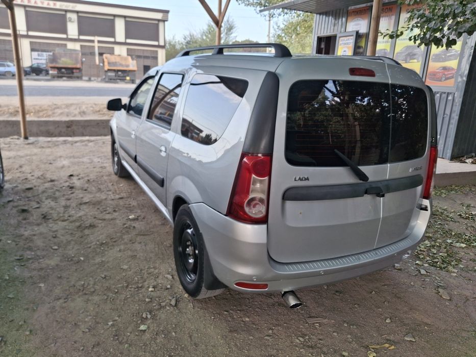 Lada Largus 2013