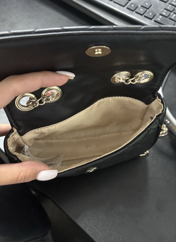 Чанта guess нова