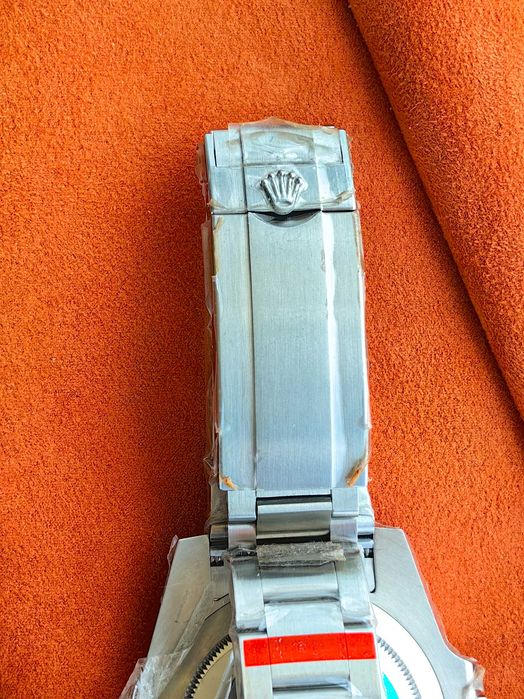 Rolex Submariner Hulk с 3 секунди отклонение