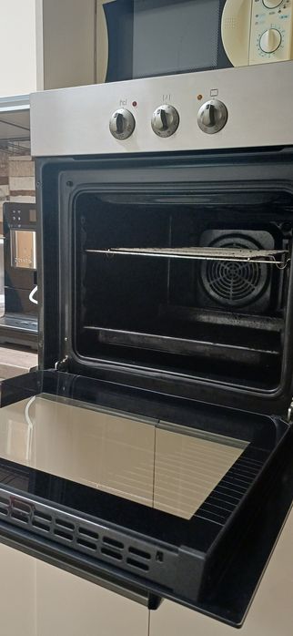 Cuptor electric incorporabil