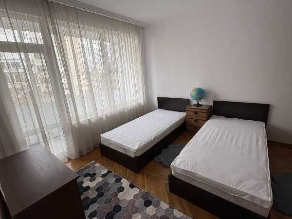 Продава се Тристаен апартамент в Бургас, Лазур - 85 кв.м за 2236 €/кв.м - Снимка #2