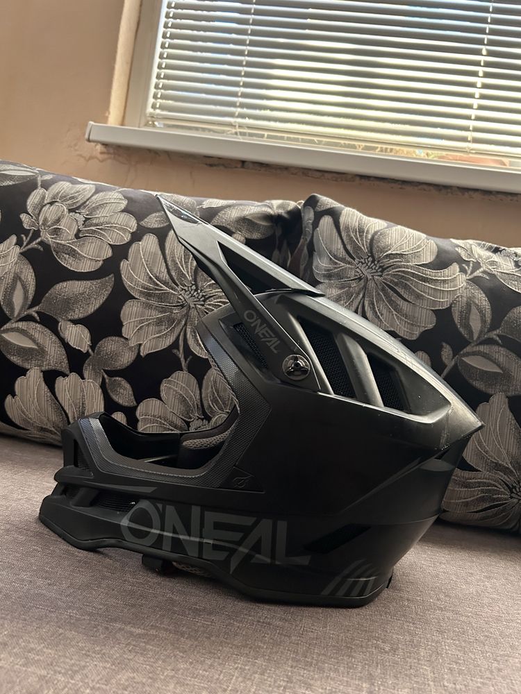 Downhill каска Oneal matt black 2022