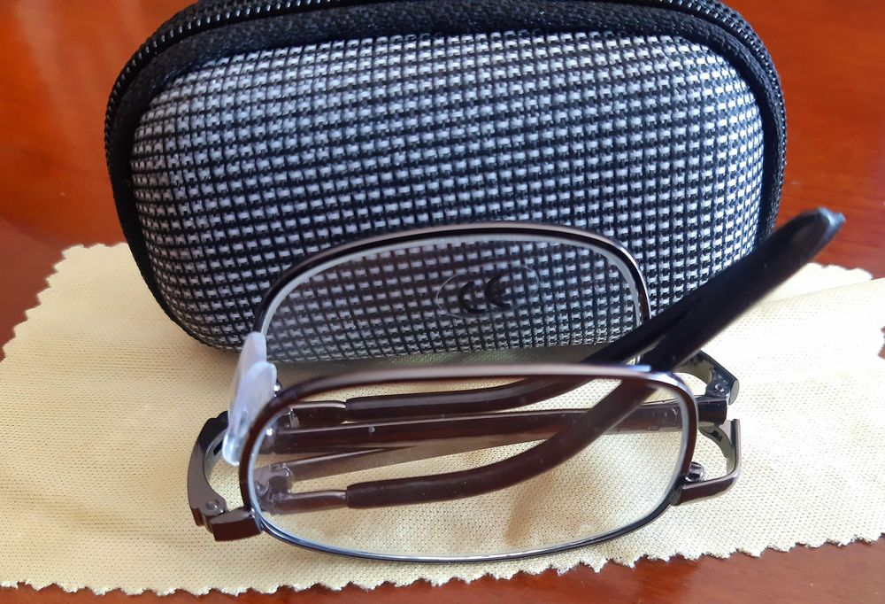Сгъваеми диоптрични очила, с метални рамки, UV стъкла и калъф Топ цена