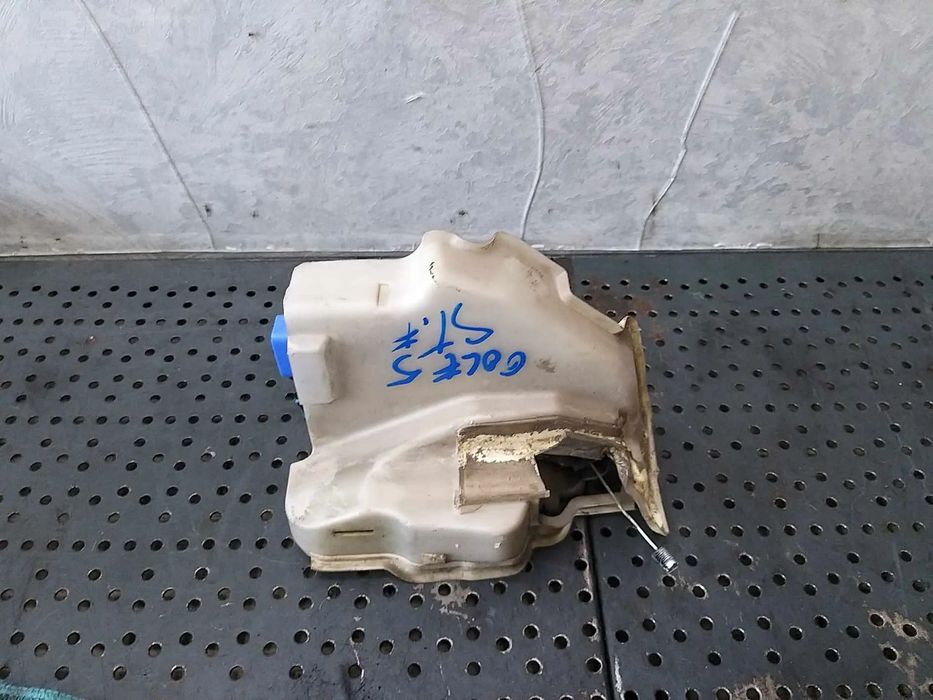 Broasca usa stanga fata vw golf 5 1k