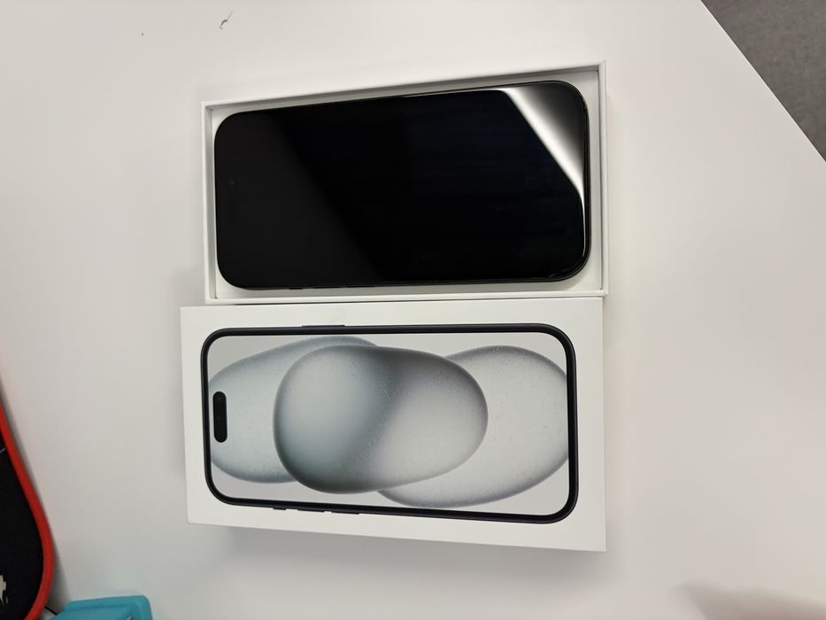 Продавам-Iphone 15 128GB