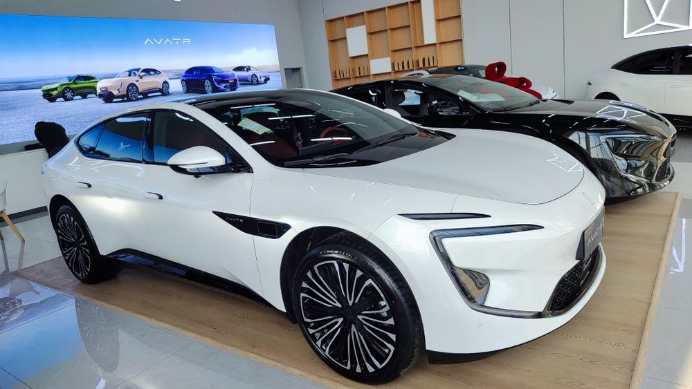 Avatr 12 245km Ultra Gibrid