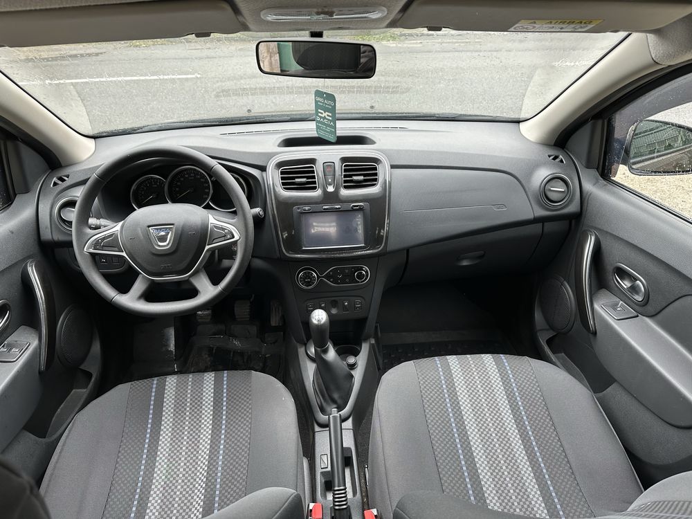 Dacia Logan 1.0 • Prestige • Navigatie • Climatronic •
