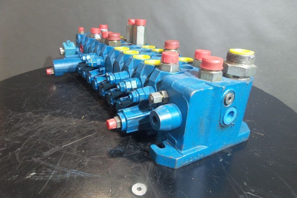 distribuitor hidraulic miniexcavator yanmar vio40-2