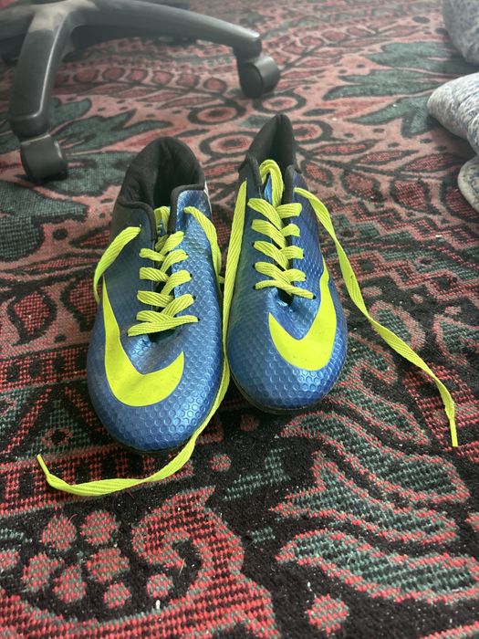 Здравейте продавам бутонки Nike 42 nomer
