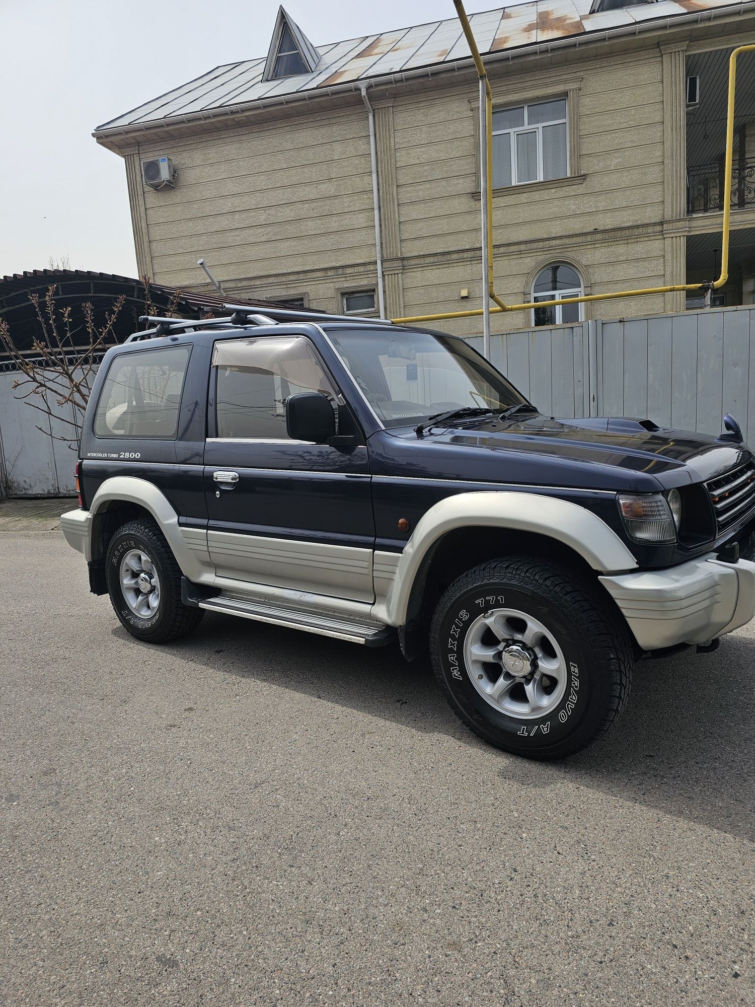 Mitsubishi Pajero 2