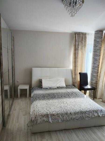 Дава се под наем Двустаен апартамент в Бургас, Славейков - 88 кв.м за 408 € - Снимка #3