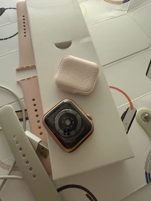 Apple Watch Series 5 40mm Gold Pink