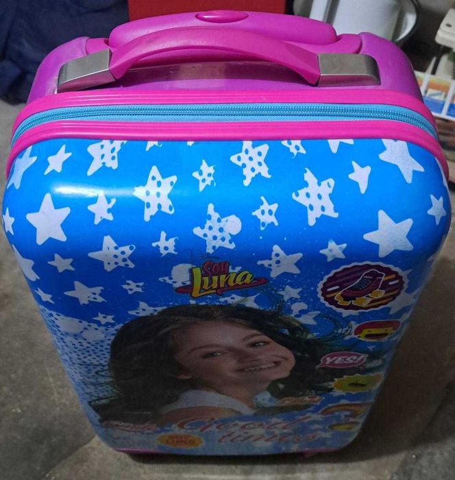 Troller geamantan pentru calatorii, Soy Luna, Good Times