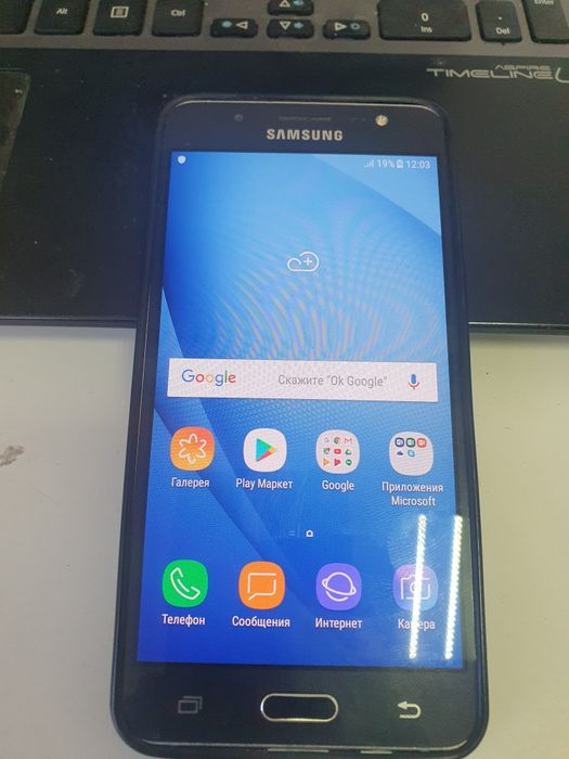 Продам телефон  Самсунг  j5