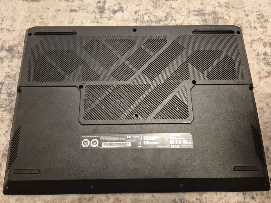 Laptop Gaming Clevo, 16", i7-14650HX, RTX 5060 8GB, 16GB DDR5, 1TB SSD