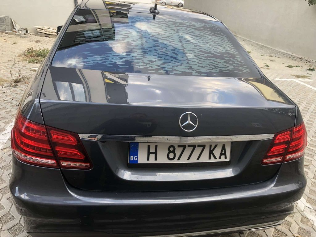 Mercedes-Benz E 220 AMG