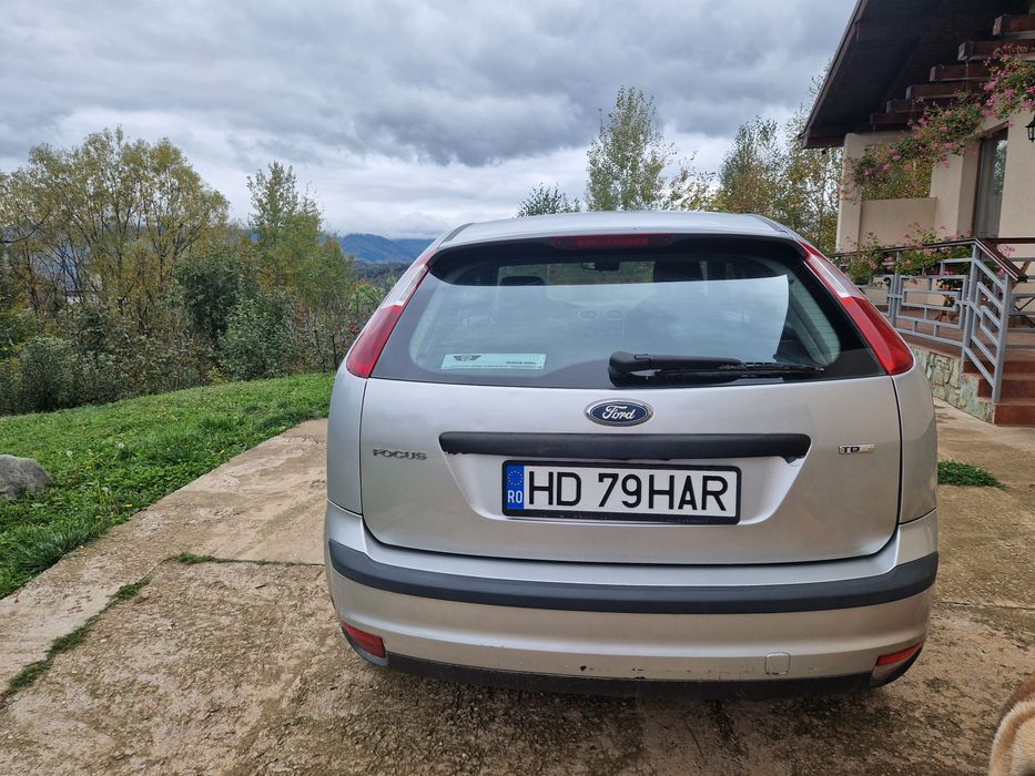 Vând Ford focus 2  1.6 diesel