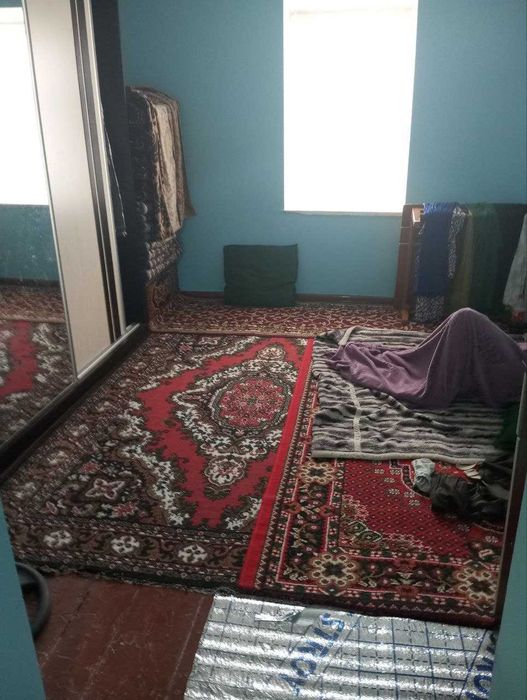 Продаётся 2-комнатный домик с участком 2 сотки массив Заря цена 13000$